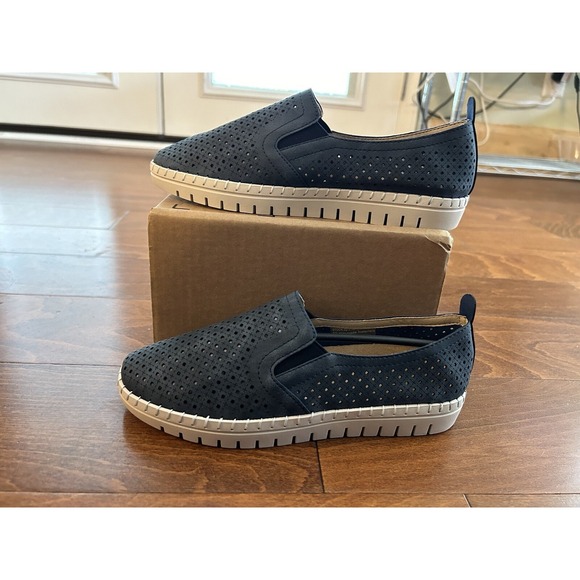 Easy Street Fresh Slip On Sneakers - Navy Blue Faux Suede NEW 7 W - Picture 3 of 7